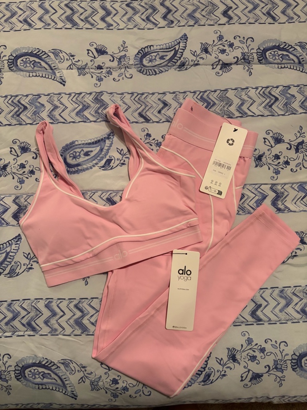 Alo Yoga Women's Pink Sports Bra & Legging Set
